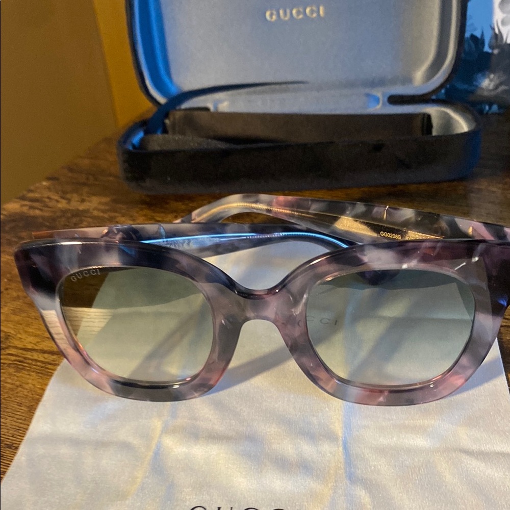 Gucci Purple Cat-Eye Sunglasses